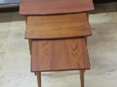 Vintažinių mid century tikmedžio staliukų trio - nuotraukos Nr. 2