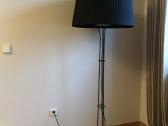 Prabangūs lubiniai šviestuvai ir toršeras