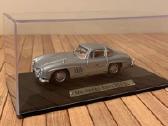 Mercedes Benz 300 SL 1/43 diecast detalus metalini