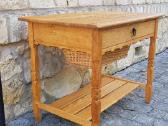 Vintažinis mid century kėnio masyvo staliukas