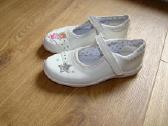 Clarks 27 d.