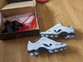 Futbolo bateliai concave Pt+ nauji 43 UK 9