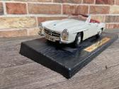 Mercedes Benz SL 190 1:18 modeliukas - nuotraukos Nr. 4