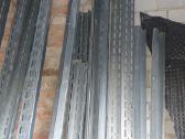 Metaliniai stiprūs profiliai.