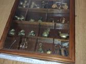 Kolekcinės miniatūros su pakabinama lentynėle - nuotraukos Nr. 8