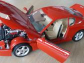 Ferrari 456 Gt modeliukas 1:18 dydžio atsidaro