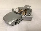 Metalinis Ferrari 456 Gt atsidaro visos dalys