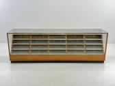 Vintažinė prekybinė vitrina juvelyrikai