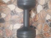 Hantelis 2,5 kg.