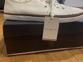 Tommy Hilfiger nauji