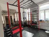 Lauko ir vidaus sporto aikštelės,sūpynės