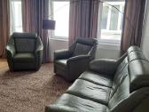 Sofa su miegama funkcija ir du foteliai