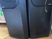 Koloneles Bose 401 speaker