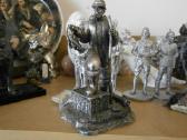 Metalinė žvejo skulptūra Leonardo kolekcijos