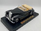 Mercedes 300s 1:18 modelis modeliukas diecast - nuotraukos Nr. 3