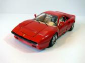 Ferrari Gto 1984 modeliukas 1:18 atsidaro dalys