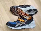 Asics kedai