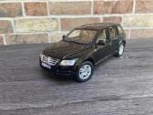 VW Touareg kolekcinis modeliukas 1:18 atsidaro