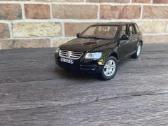 VW Touareg kolekcinis modeliukas 1:18 atsidaro - nuotraukos Nr. 2