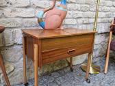 Vintažinė mid century tikmedžio komodėlė-siūlinė - nuotraukos Nr. 2