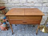 Vintažinė mid century tikmedžio komodėlė-siūlinė - nuotraukos Nr. 6