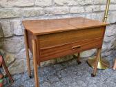Vintažinė mid century tikmedžio komodėlė-siūlinė - nuotraukos Nr. 23