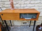 Vintažinis mid century lempinė radijo konsolė
