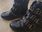 Mergaitiški batukai