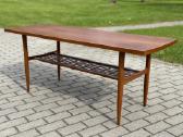Scandinaviškas Mid-century tikmedzio kavos stalas