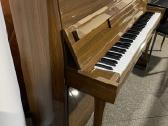 Pianinas Yamaha Mc204