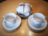Porceleniniai puodeliai su lėkštutėm - nuotraukos Nr. 2