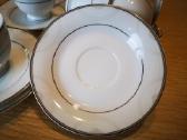 Porceleniniai puodeliai su lėkštutėm - nuotraukos Nr. 4