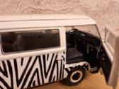 Volkswagen T2 safari 1:18 - nuotraukos Nr. 9