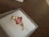 Auksinis 9k/375 žiedas su 1,0ct spineliu.