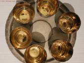 Vintažinis rinkinys metalinių taurelių su padėklu - nuotraukos Nr. 3