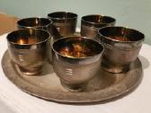 Vintažinis rinkinys metalinių taurelių su padėklu - nuotraukos Nr. 4