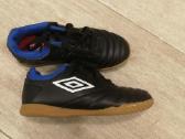 Vaikiški futbolo bateliai umbro 31 dydžio.