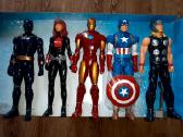 Penkios Hasbro herojų figūrėlės