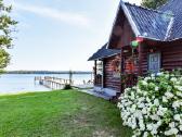 Poilsis sodyboje, nameliai, Bebrusu ežero pakrantė
