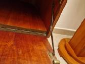 Vintažinė mid century raudonmedžio spintukė - nuotraukos Nr. 6