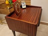 Vintažinė mid century raudonmedžio spintukė - nuotraukos Nr. 11