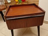 Vintažinė mid century raudonmedžio spintukė - nuotraukos Nr. 15