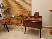 Vintažinė mid century raudonmedžio spintukė - nuotraukos Nr. 19