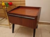 Vintažinė mid century raudonmedžio spintukė - nuotraukos Nr. 20