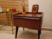 Vintažinė mid century raudonmedžio spintukė - nuotraukos Nr. 21