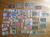 43 skirtingi viso pasaulio banknotai
