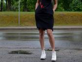 Juoda suknelė su gelytėm siuvinėta