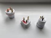 Parduodami adapteriai rozetems