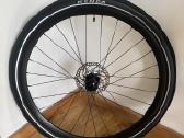 Priekinis 28" ratas su 700x45c padanga
