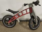 Parduodamas Firstbike balansinis dviratukas